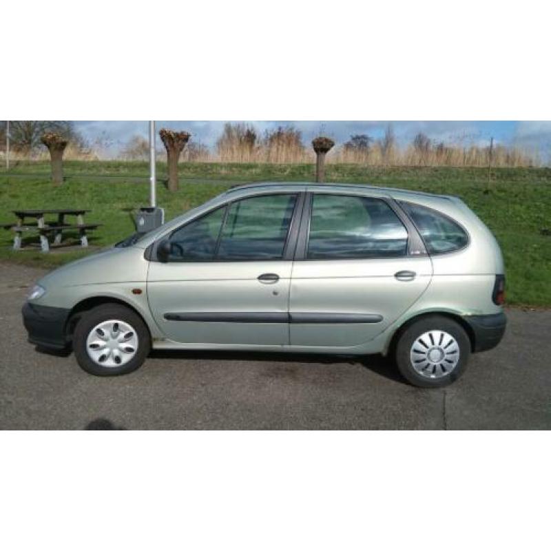 Renault Megane 1.6 E Scenic RN AUT 1998 Groen LPG G3
