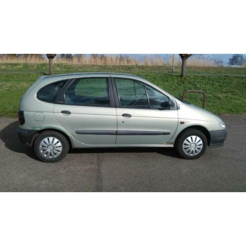 Renault Megane 1.6 E Scenic RN AUT 1998 Groen LPG G3