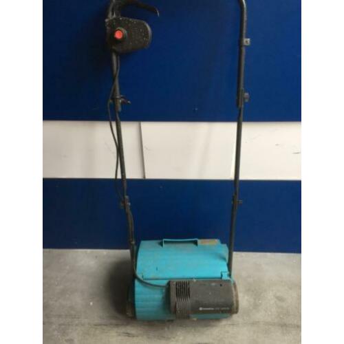 grasmaaier en verticuteer machine
