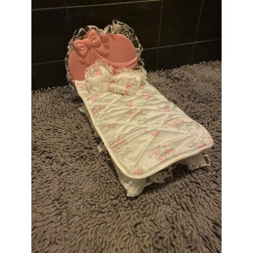 Vintage Barbie bed jaren 80