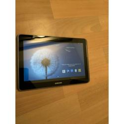 5x samsung en 1x apple tablet