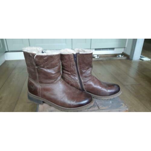 Hush puppies 39