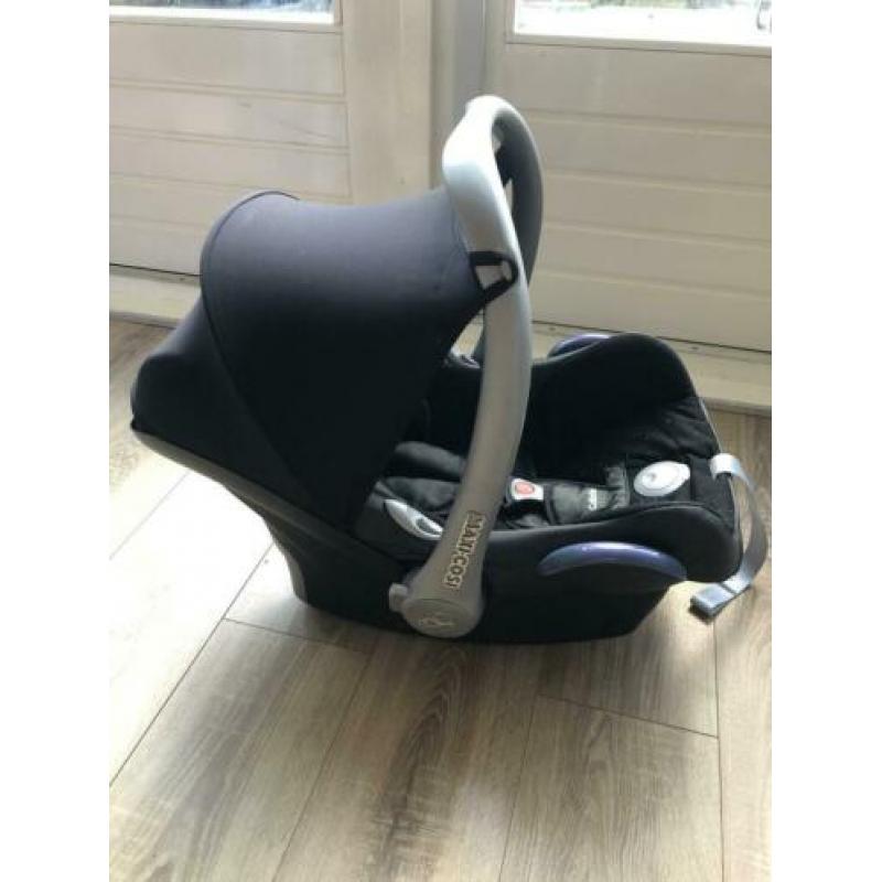 Complete maxi cosi cabriofix met 2 x de easy base 2