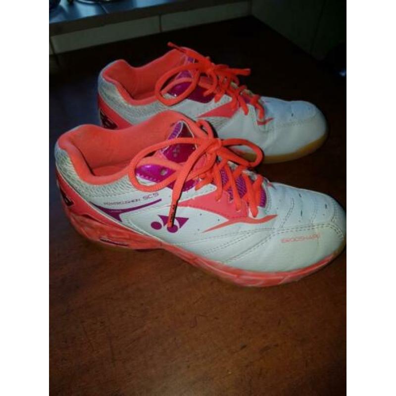 Yonex powercushion SC5 maat 39
