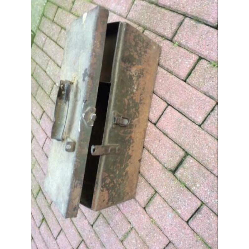 Oude ijzer gereedschap koffer