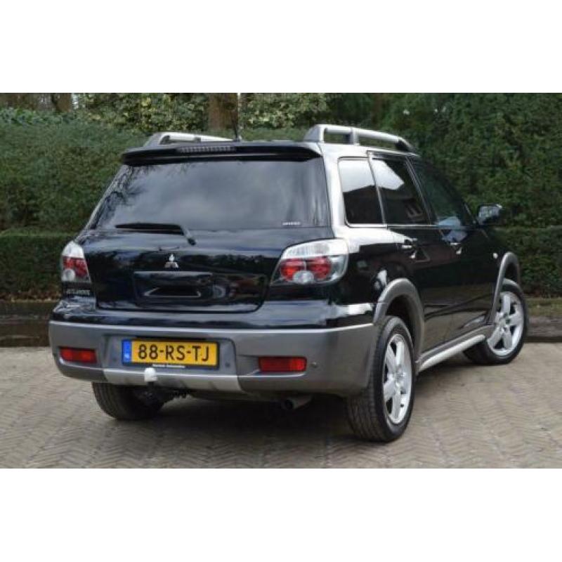 Mitsubishi Outlander 2.4 Intense AUT 4WD Paris Pack INCL. WI