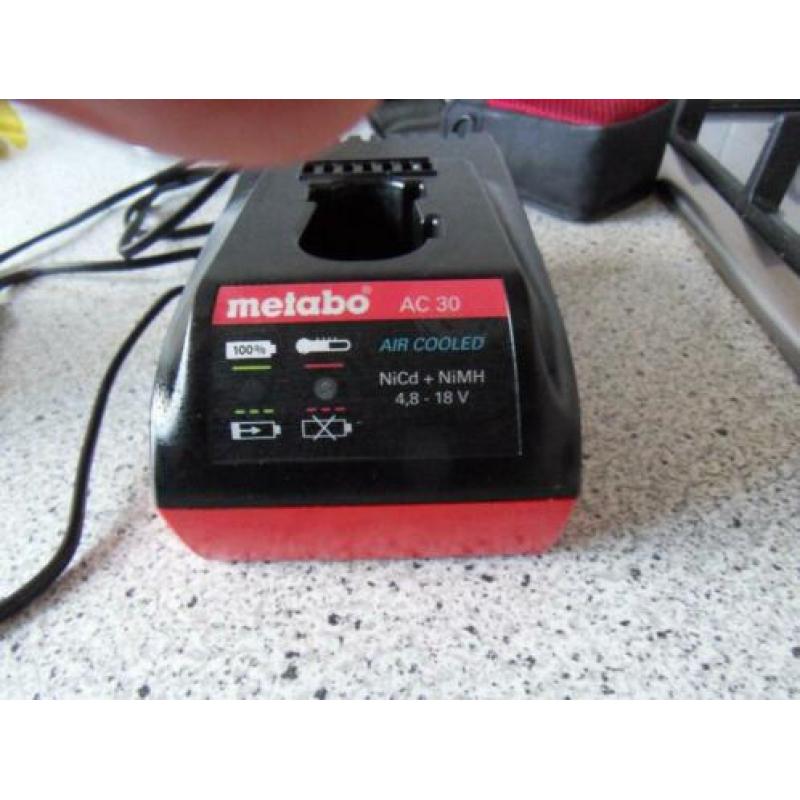 metabo oplader met air cooled met 2 accu,s