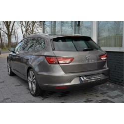 Seat Leon ST 1.6 TDI Style Navi|LED|Leder|PDC 140PK Grijs