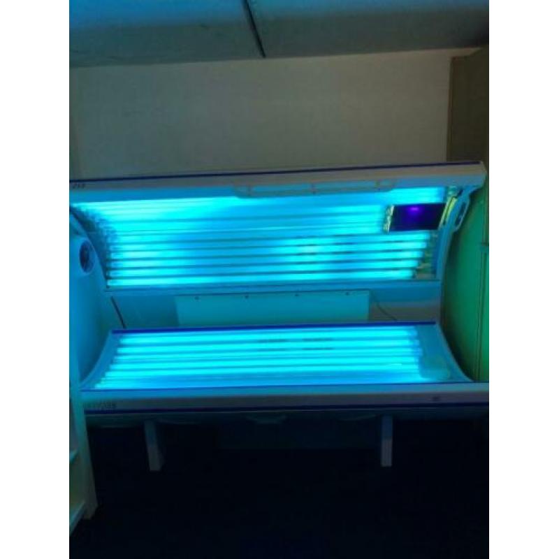 professionele zonnebank combinatie met gezichtsbruiner