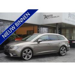 Seat Leon ST 1.6 TDI Style Navi|LED|Leder|PDC 140PK Grijs