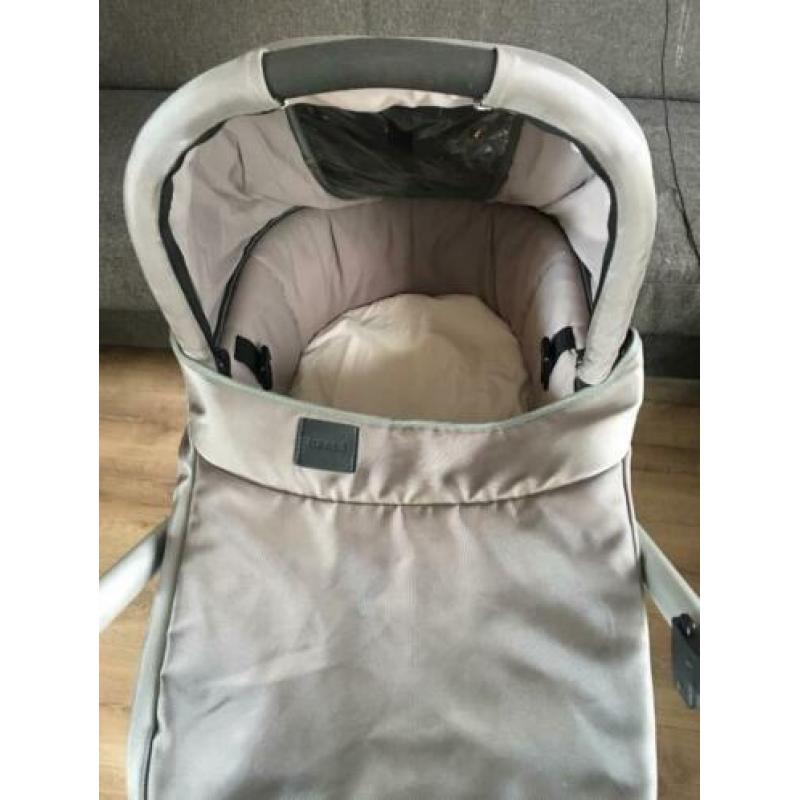 Kinderwagen helemaal compleet en netjes