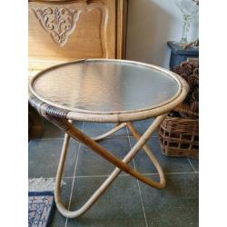 Vintage rotan tafeltje
