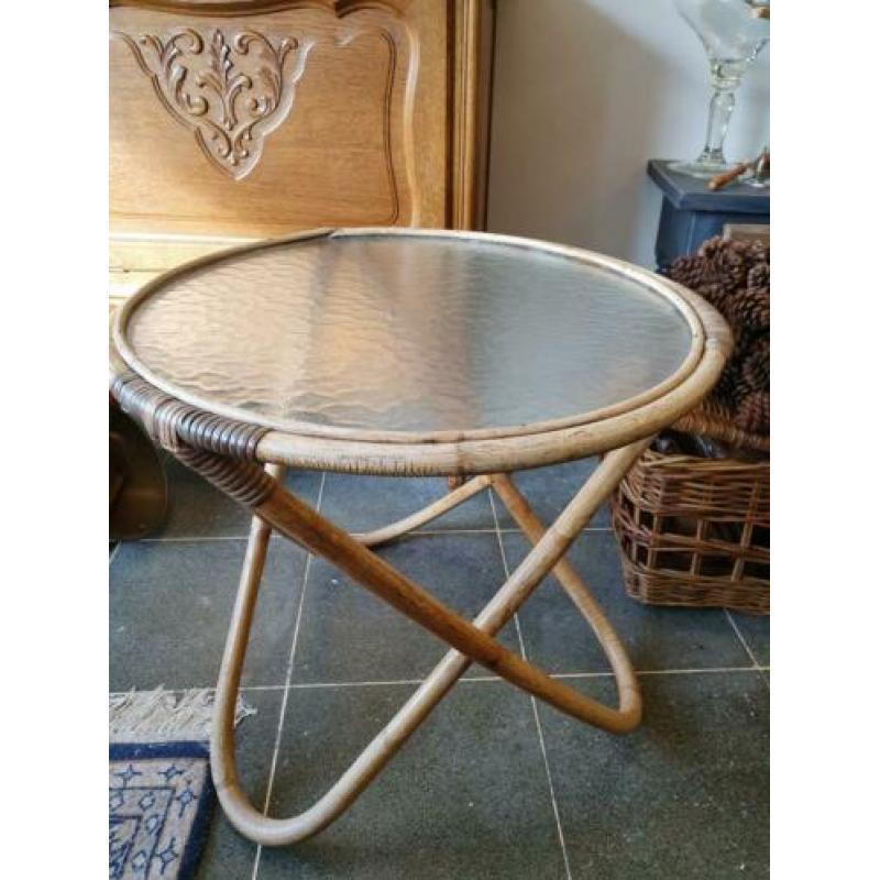 Vintage rotan tafeltje