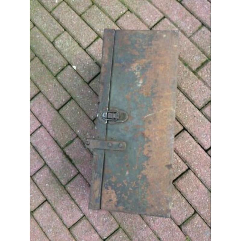 Oude ijzer gereedschap koffer