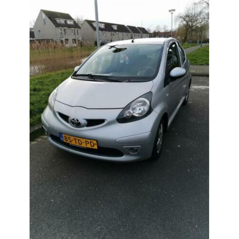 Toyota Aygo 1.0 12v Airco/elektrische ramen 3DRS 2006 Grijs