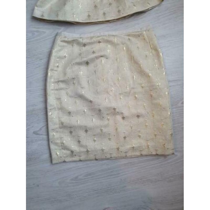 Beige setje met gouden print