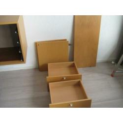 dressoir voor aan de muur