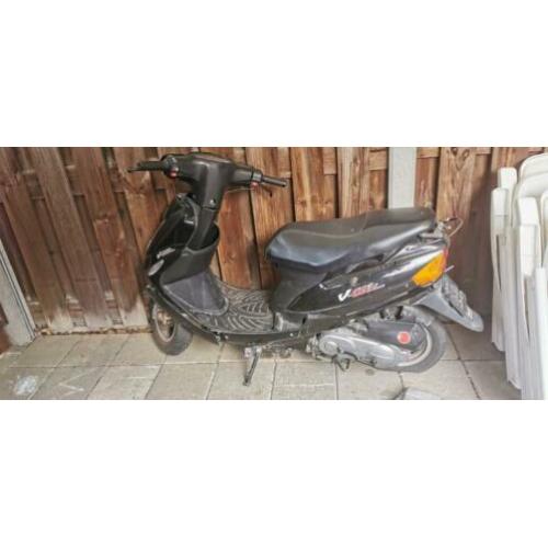 Sloopscooter zonder kenteken Peugeot Vclic