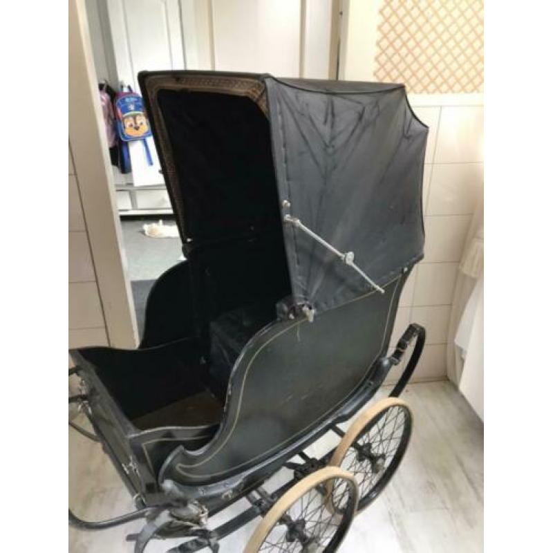 Zeldzame antieke Engelse kinderwagen MILLSONS