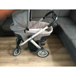 Kinderwagen helemaal compleet en netjes