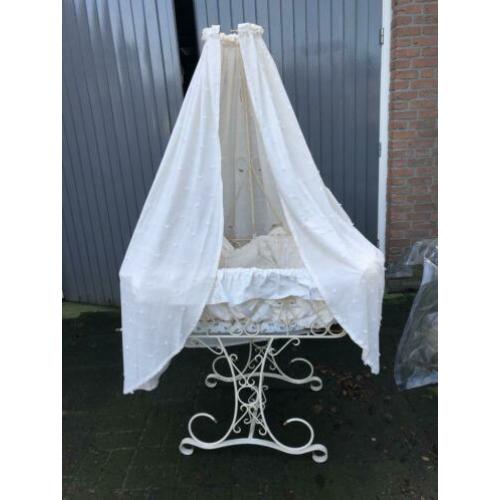Vintage smeedijzeren wieg