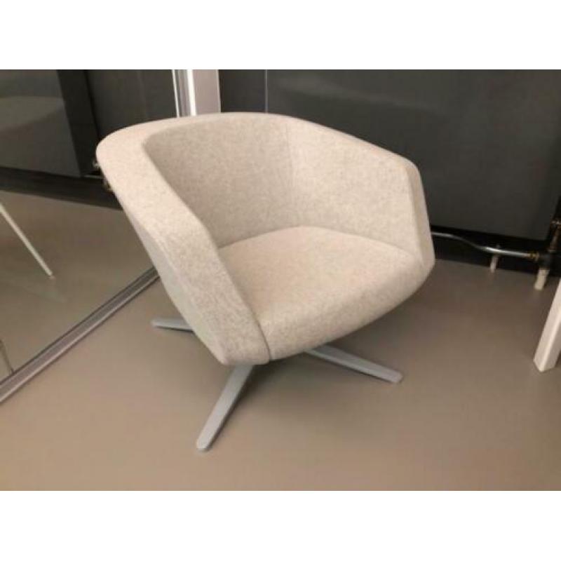 Riante Italiaanse draaibare design fauteuil