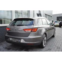 Seat Leon ST 1.6 TDI Style Navi|LED|Leder|PDC 140PK Grijs