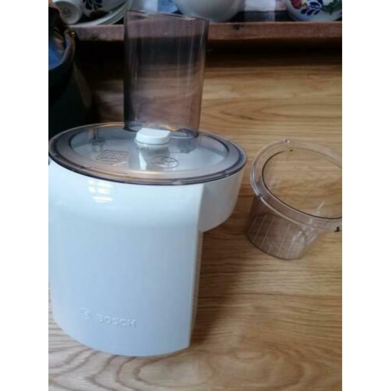 Bosch keukenmachine zgan. Met toebehoren