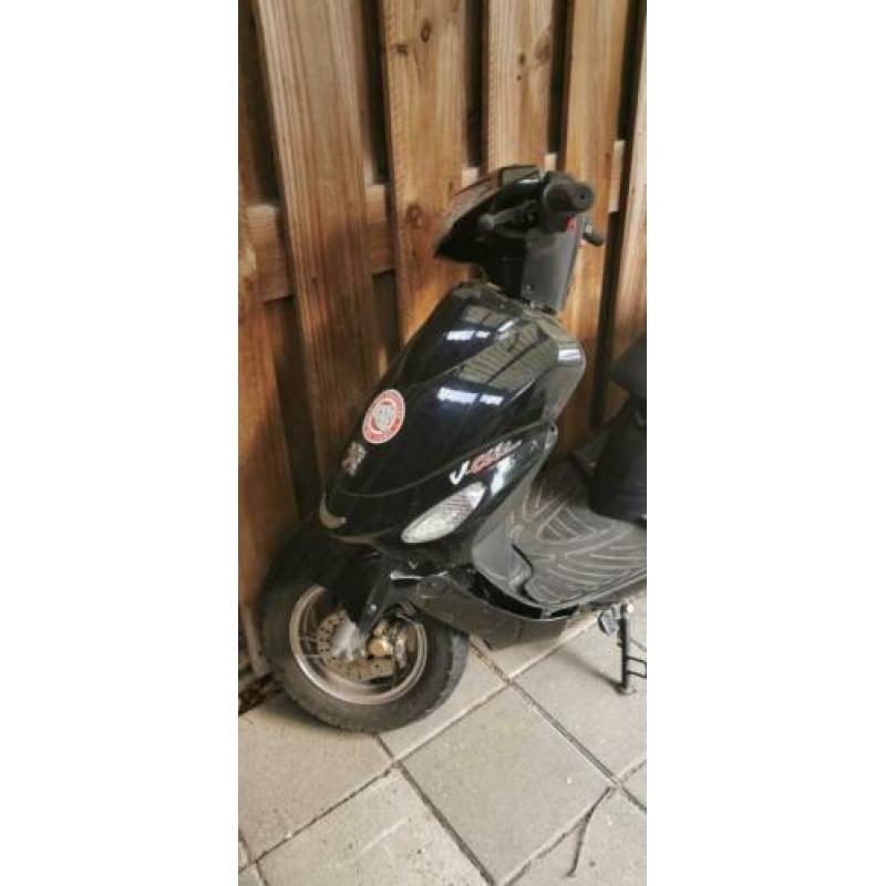 Sloopscooter zonder kenteken Peugeot Vclic