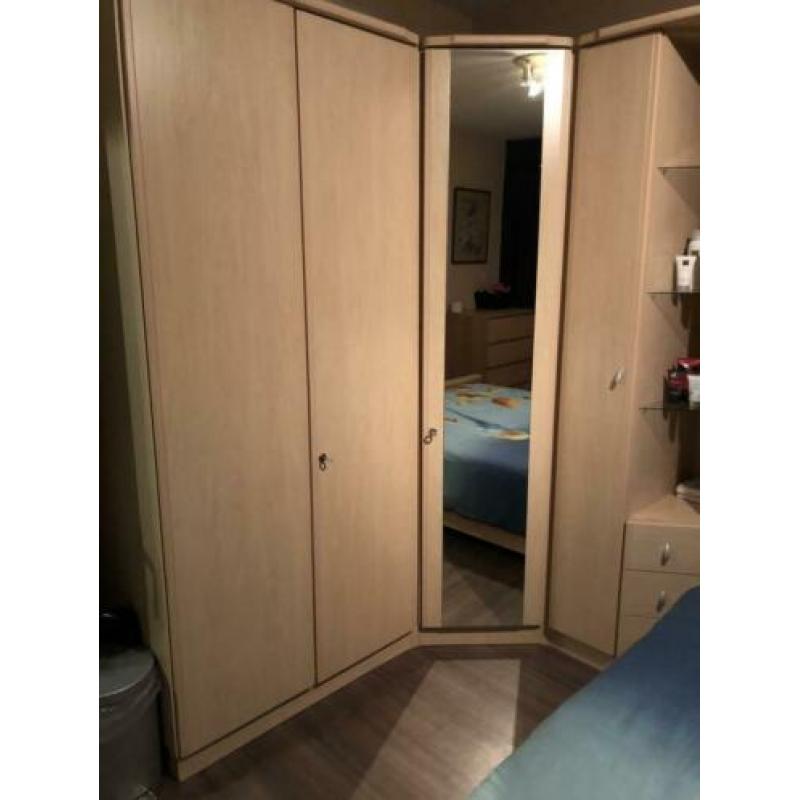 Complete slaapkamer met mega opbergruimte!