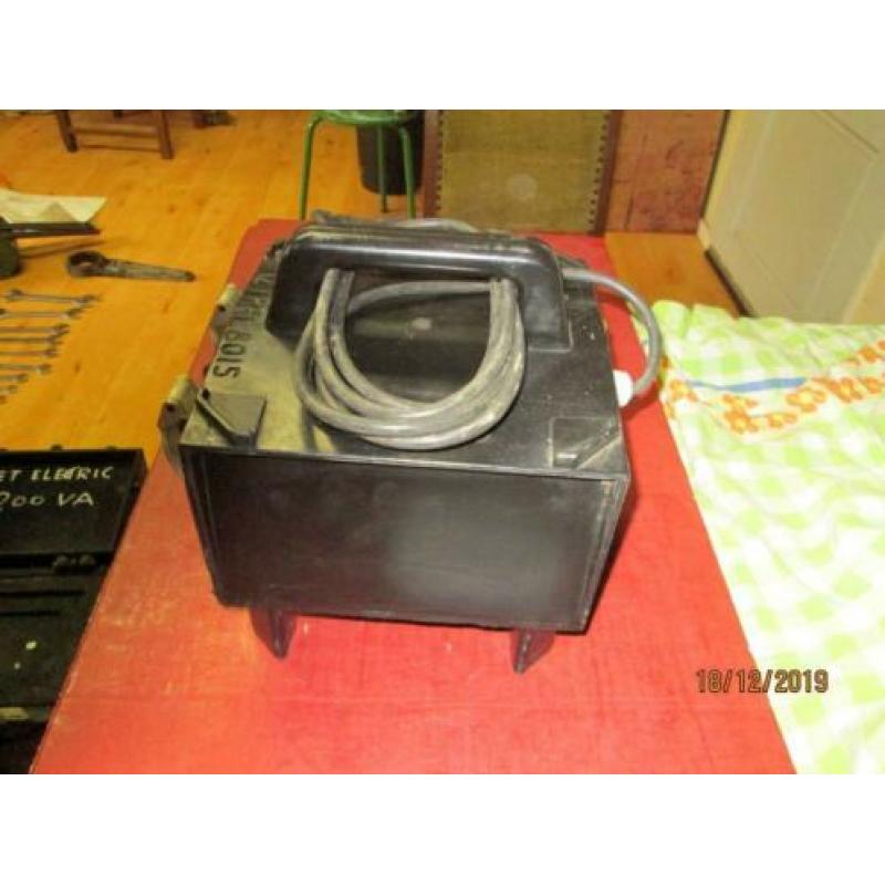 Te koop: 42 Volt veiligheidstrafo