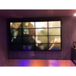 LG Videowall 16 schermen Flatron M4224CCBA vogel's beugels