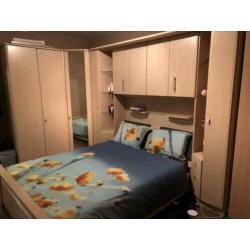 Complete slaapkamer met mega opbergruimte!
