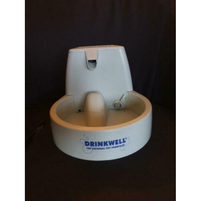 Drinkwell waterfontein voor honden en katten.