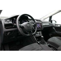 Volkswagen Touran 7 pers. 1.5 TSI 150PK DSG Highline R-Line