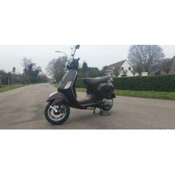 VESPA LX50 TOURING -- 4takt / 4V --