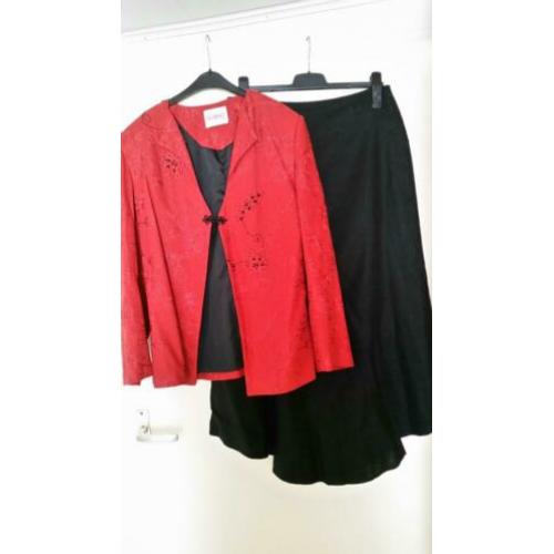 2 delig blazer met rok mt 44