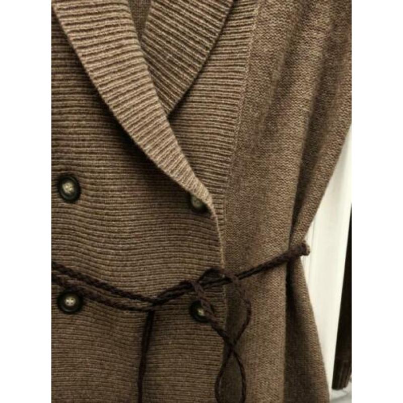 Bijenkorf - lang vest elegant en warm met riem Maat M