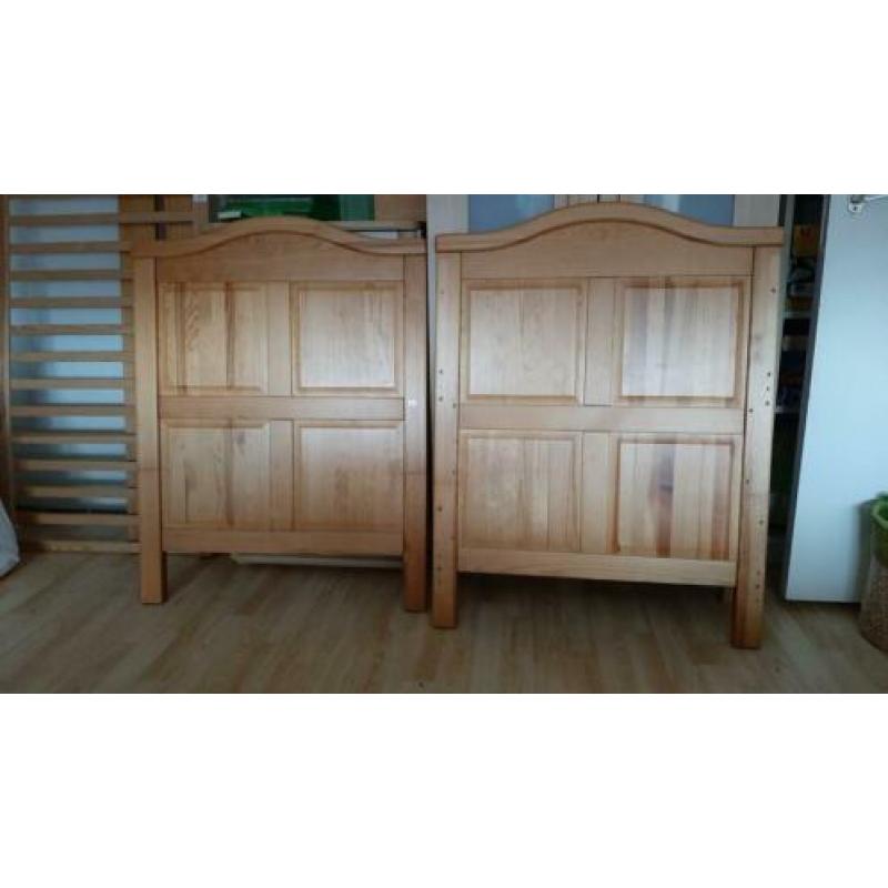 Kinderbedje. Afm 120x70 cm.