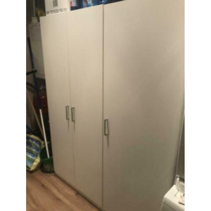 Ikea Dombas witte kledingkasten