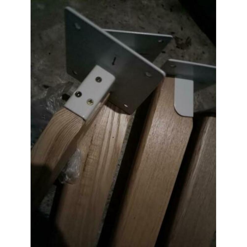 Ronde eettafel karwei