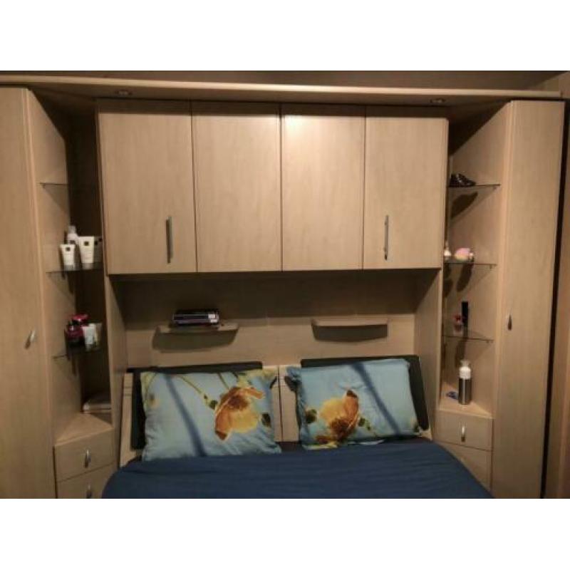 Complete slaapkamer met mega opbergruimte!