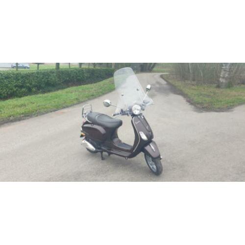 VESPA LX50 TOURING -- 4takt / 4V --
