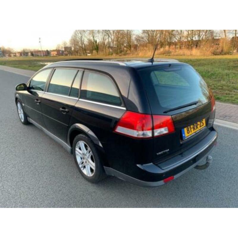 Opel Vectra Wagon 2.2-16V Cosmo Airco/Cruise/17 LM/Nieuw APK