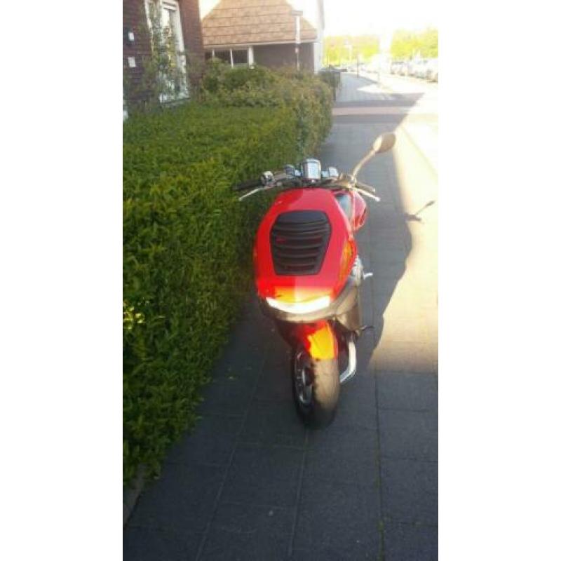 Ferrari rode Italjet Dragster BLAUW Kenteken