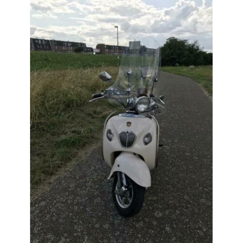 Retro scooter