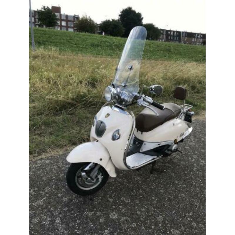 Retro scooter