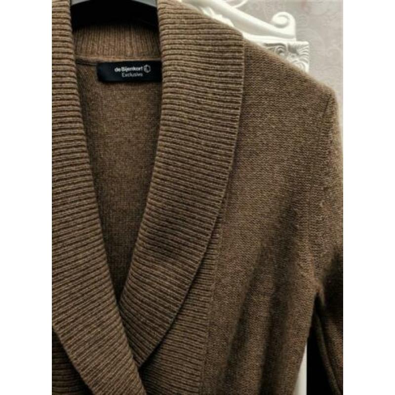 Bijenkorf - lang vest elegant en warm met riem Maat M