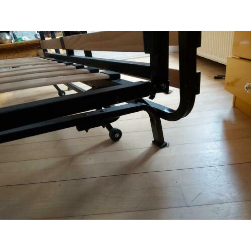 Zeer nette slaapbank van Ikea.