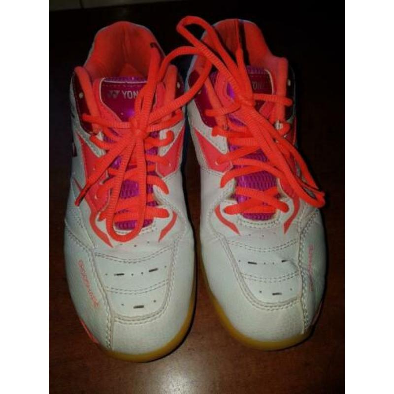 Yonex powercushion SC5 maat 39